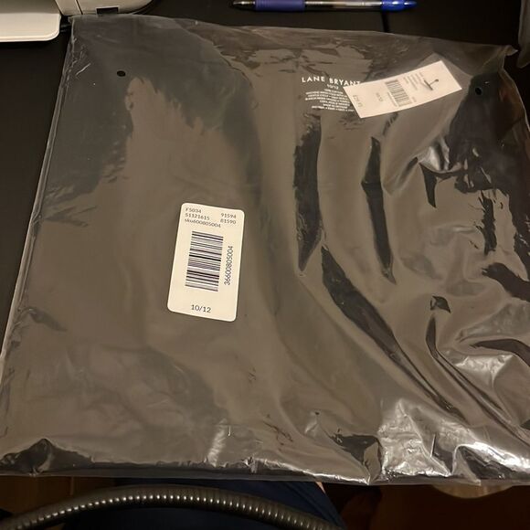 Lane Bryant - Short Sleeve Scoop Raw Edge Neck Top - Picture 2 of 2